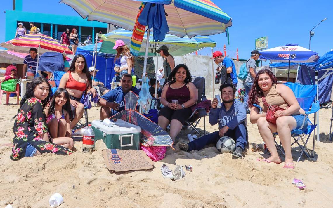 Familias disfrutaron su estadía en la playa La Voz de la Frontera